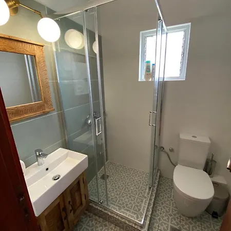 The Sisters House * Vathirrevma