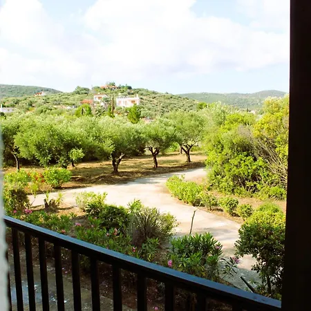 Holiday home The Sisters House Vathirrevma