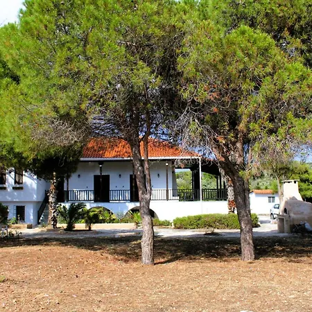 Holiday home The Sisters House Vathirrevma
