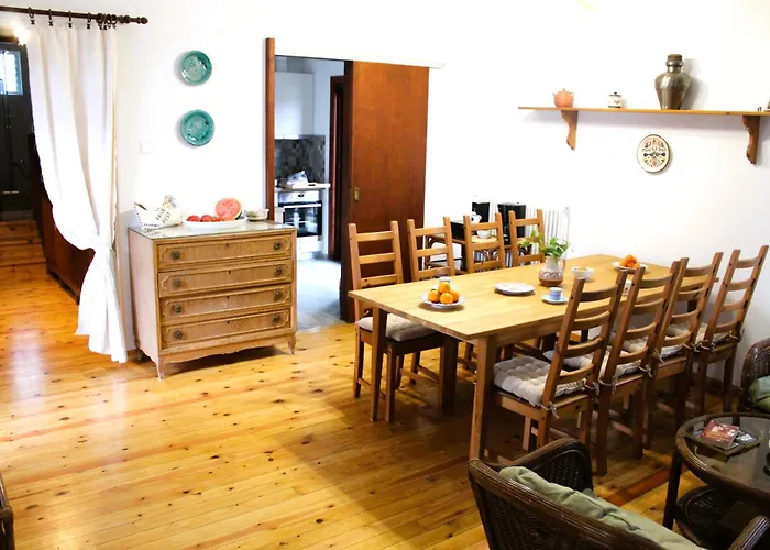 The Sisters House * Vathirrevma